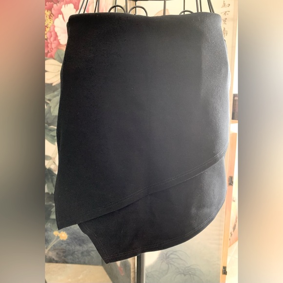 Black short length skort - Picture 4 of 4